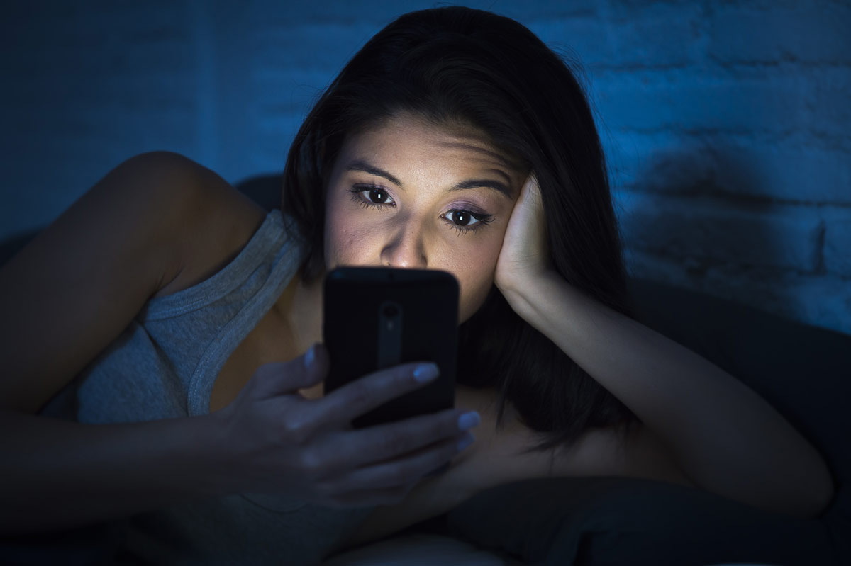 Blauw licht van smartphone scherm